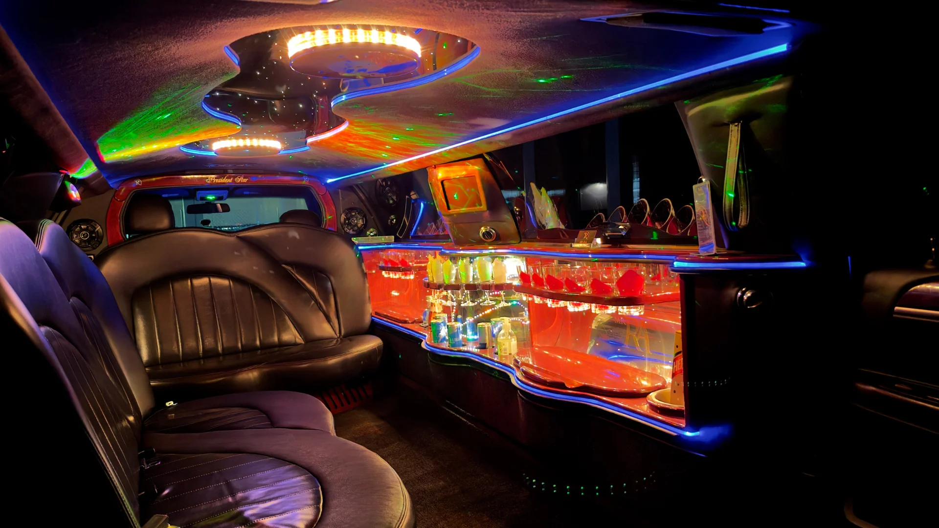 Partylimousine von MrRa.at für Geburtstag und Junggesellenabschied.